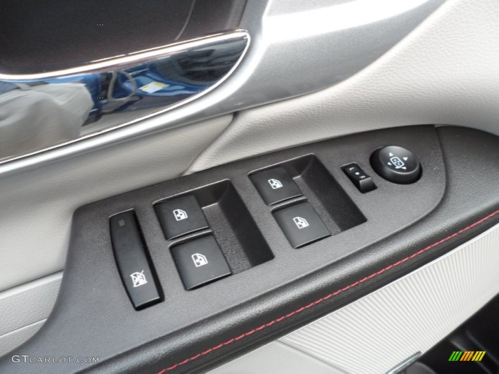 2010 GMC Terrain SLE Controls Photo #66462177