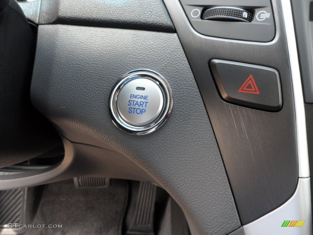 2013 Hyundai Sonata SE 2.0T Controls Photo #66465396
