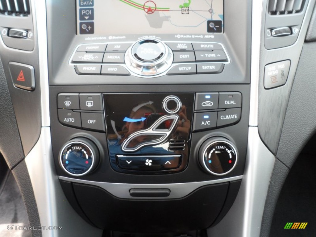 2013 Hyundai Sonata SE 2.0T Controls Photo #66465588