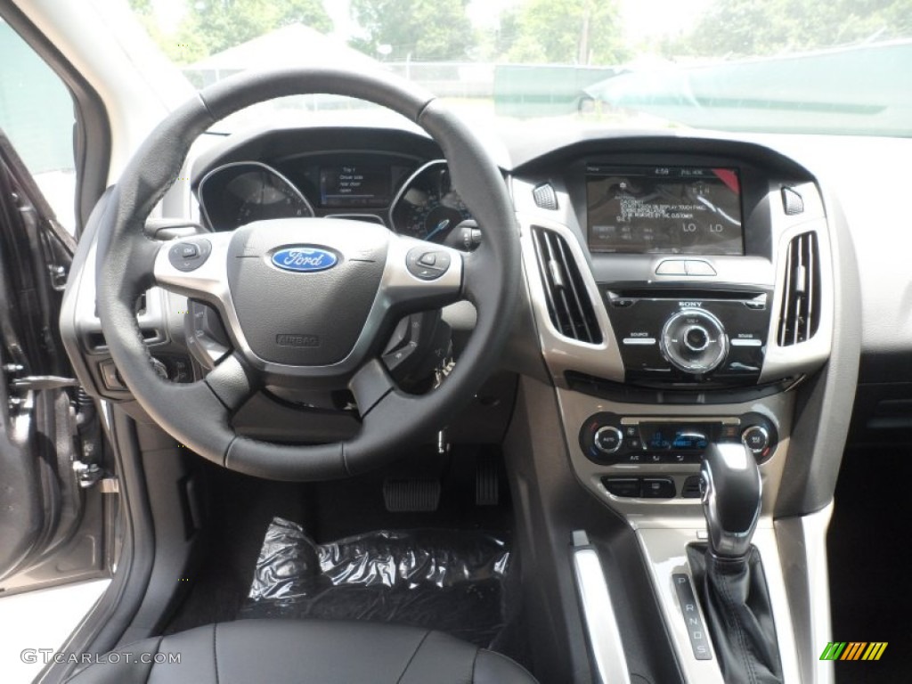 2012 Focus SEL 5-Door - Sterling Grey Metallic / Charcoal Black Leather photo #25