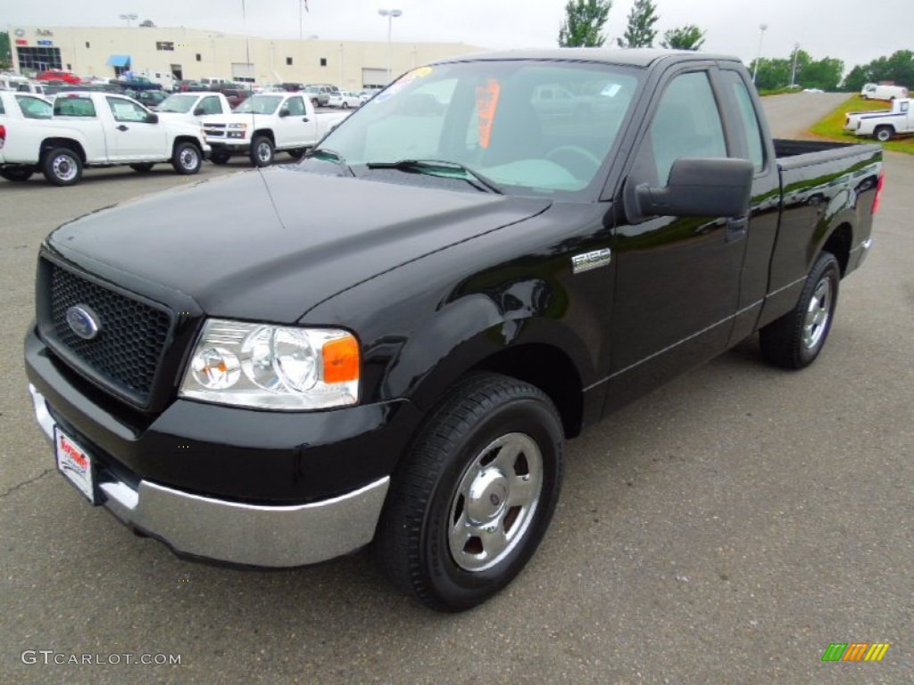 2005 F150 XLT Regular Cab - Black / Medium Flint/Dark Flint Grey photo #1