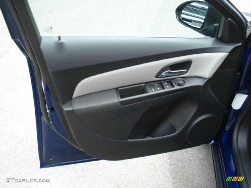 2012 Equinox LS - Twilight Blue Metallic / Light Titanium/Jet Black photo #12