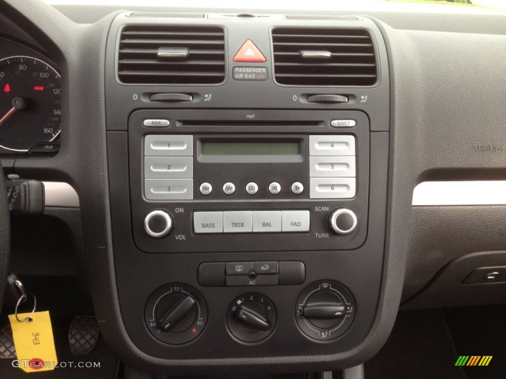 2008 Volkswagen Rabbit 2 Door Controls Photos
