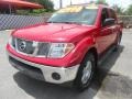 Red Alert - Frontier SE Crew Cab Photo No. 3