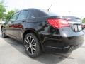 Black - 200 S Sedan Photo No. 2