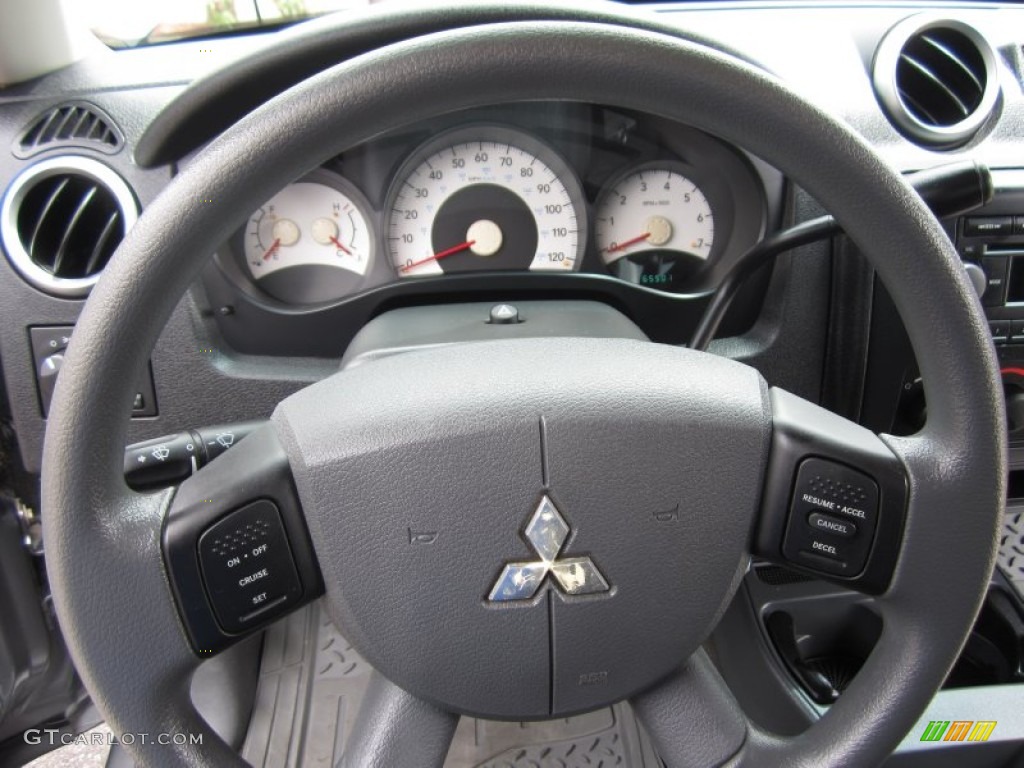 2007 Mitsubishi Raider LS Extended Cab Steering Wheel Photos