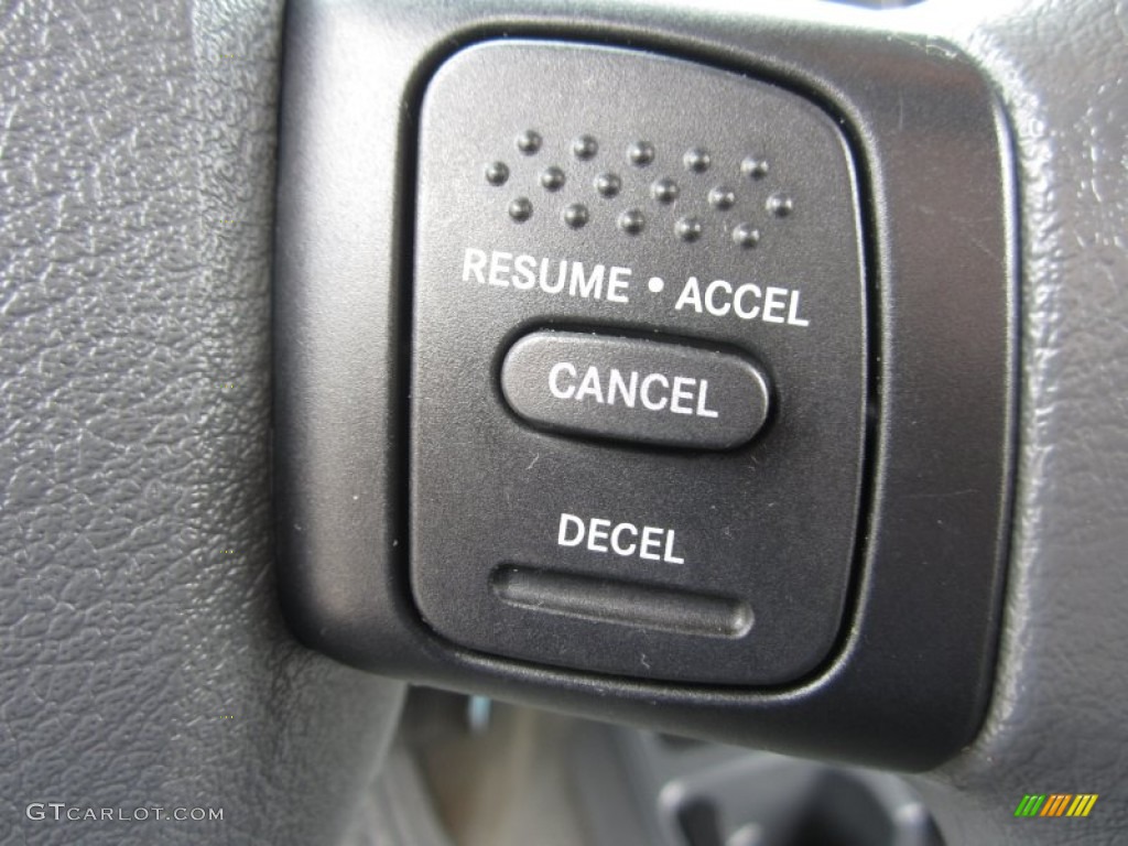2007 Mitsubishi Raider LS Extended Cab Controls Photo #66492171