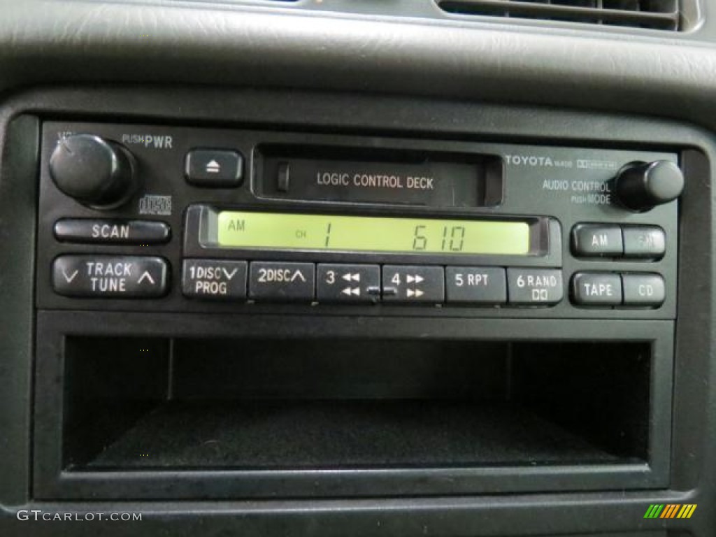 1998 Toyota Camry LE Audio System Photo #66493242