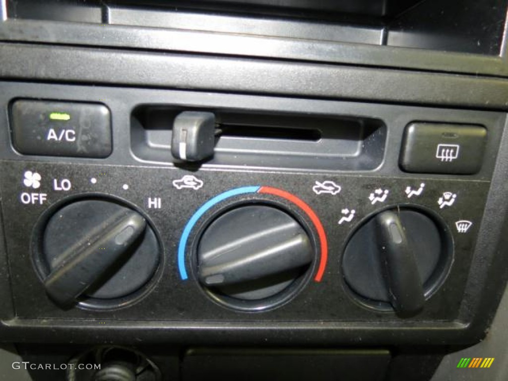 1998 Toyota Camry LE Controls Photo #66493248
