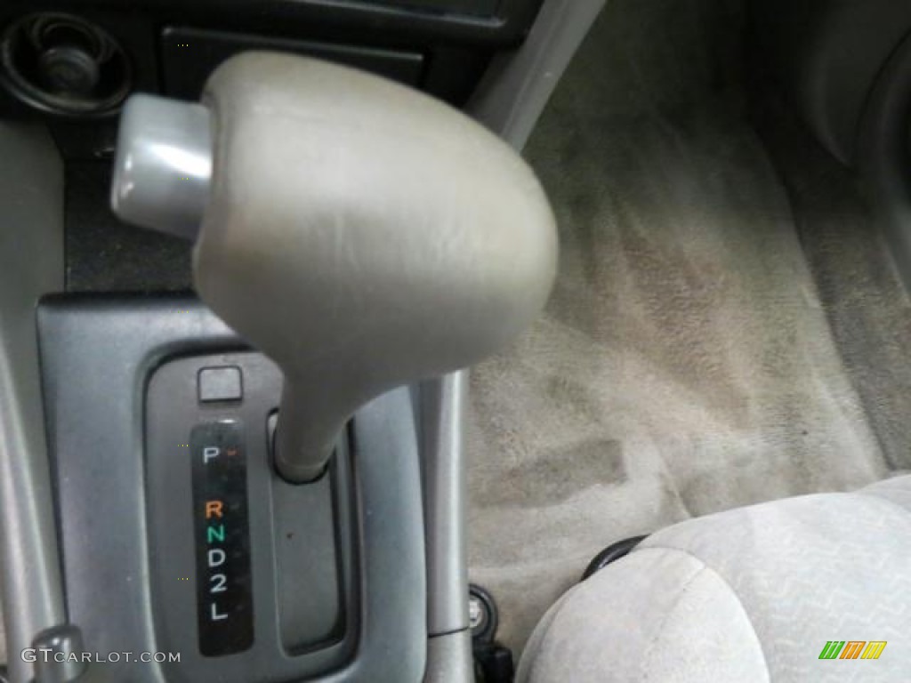 1998 Toyota Camry LE Transmission Photos