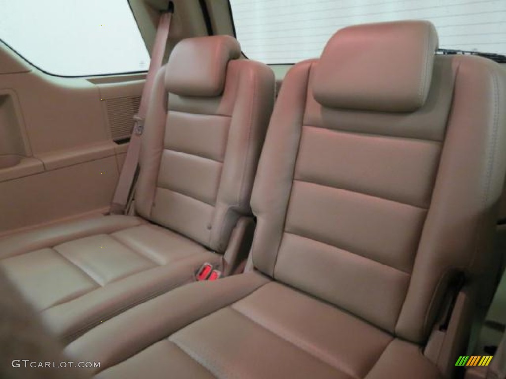 2006 Ford Freestyle SEL AWD Rear Seat Photos