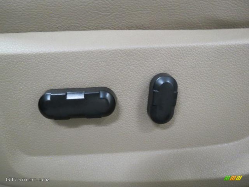 2006 Ford Freestyle SEL AWD Controls Photo #66494565