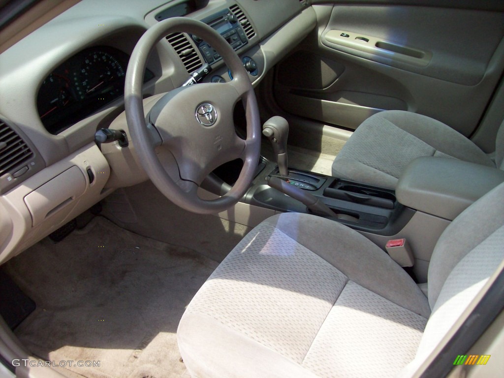 2003 Camry LE - Desert Sand Mica / Taupe photo #3