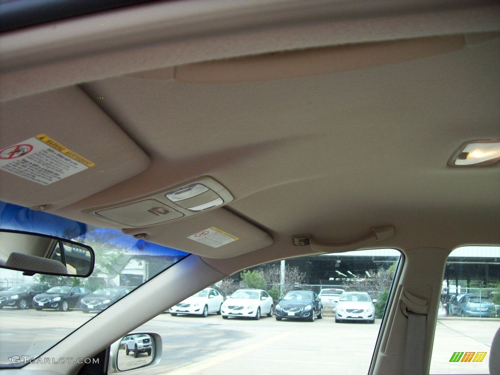 2003 Camry LE - Desert Sand Mica / Taupe photo #4