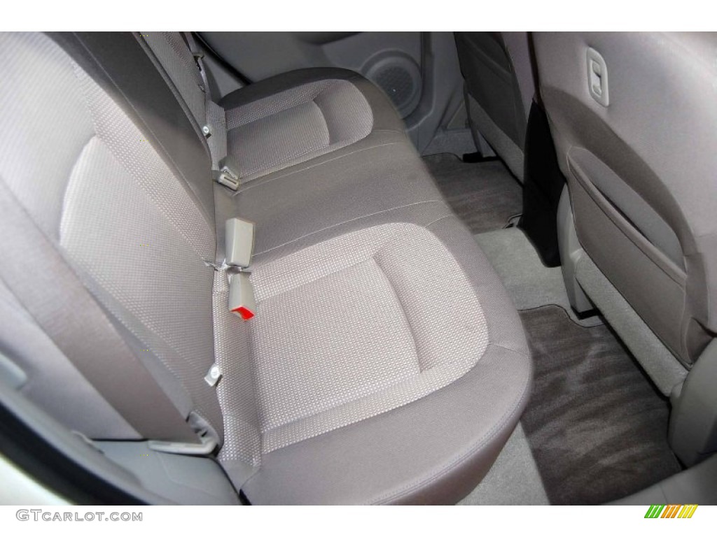 2011 Rogue SV AWD - Pearl White / Gray photo #17