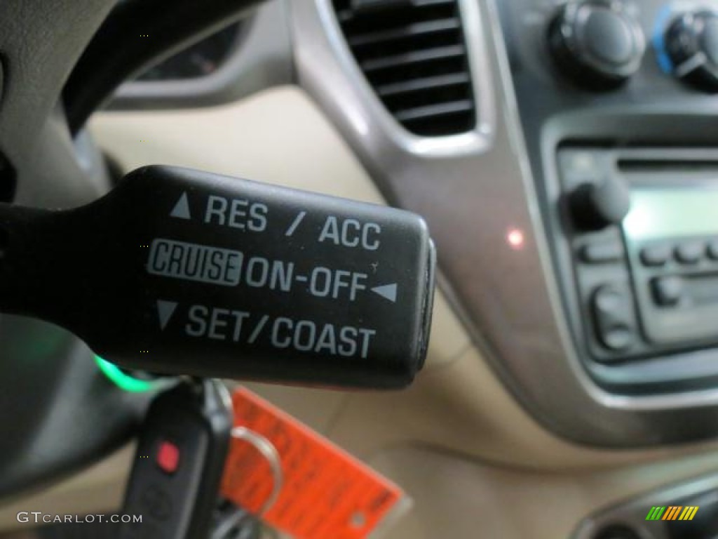 2002 Highlander V6 4WD - Electric Green Mica / Ivory photo #19