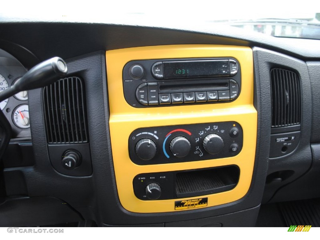 2005 Dodge Ram 1500 SLT Rumble Bee Regular Cab 4x4 Controls Photo #66500163