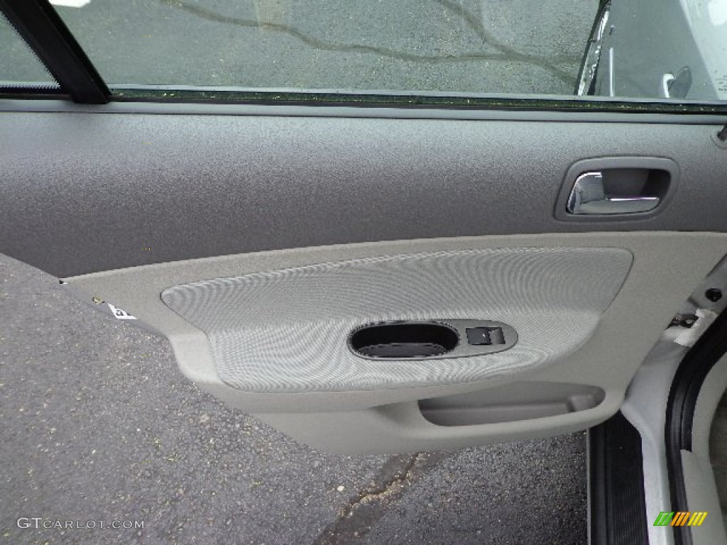 2006 Cobalt LT Sedan - Ultra Silver Metallic / Gray photo #13