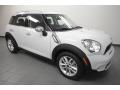 Light White - Cooper S Countryman Photo No. 1