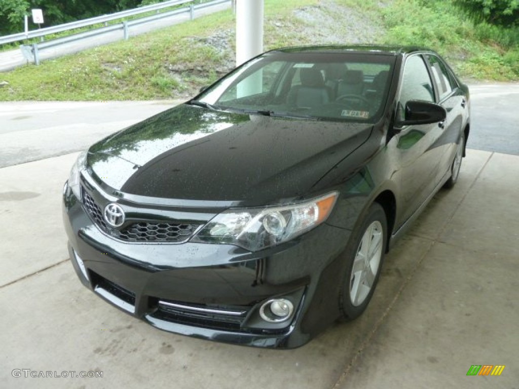 2012 Camry SE - Attitude Black Metallic / Black photo #5