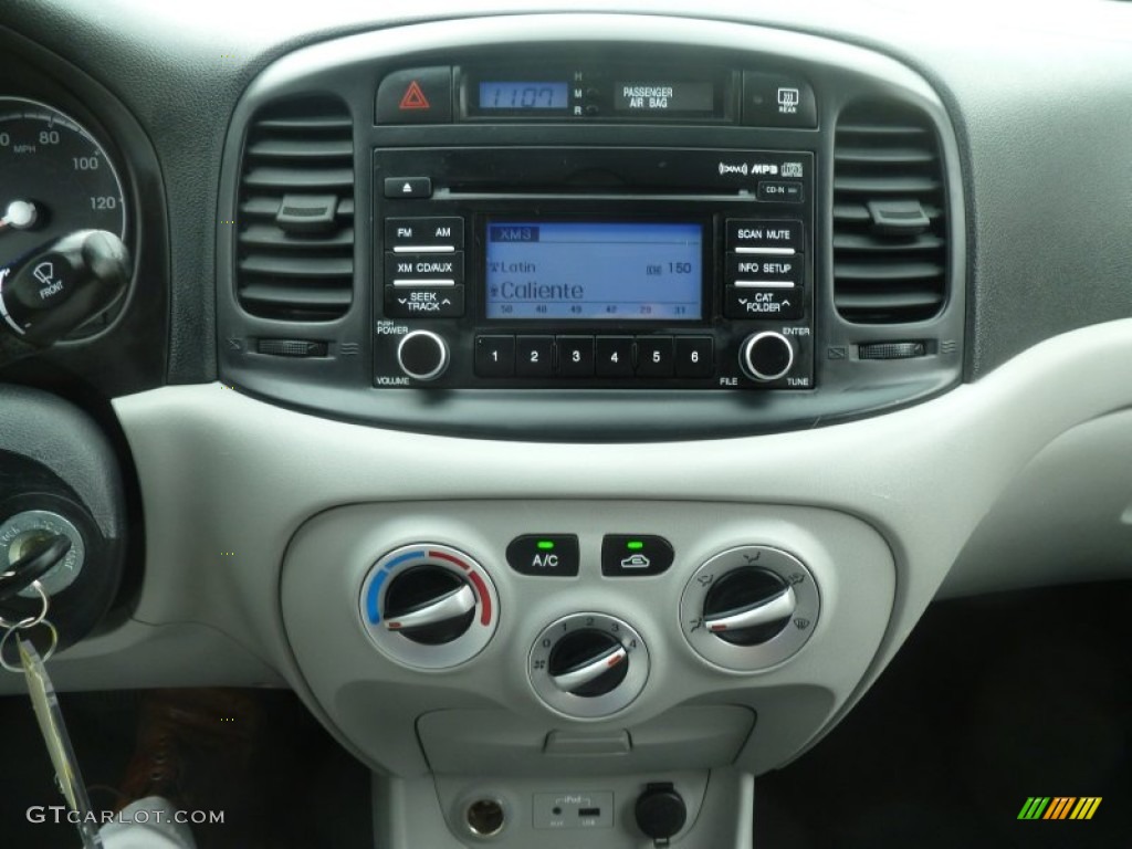 2011 Hyundai Accent GLS 4 Door Controls Photo #66512613