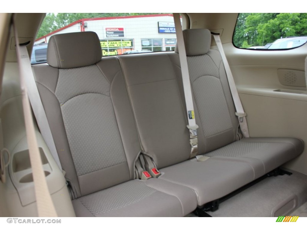 Tan Interior 2010 Saturn Outlook XE Photo #66513066