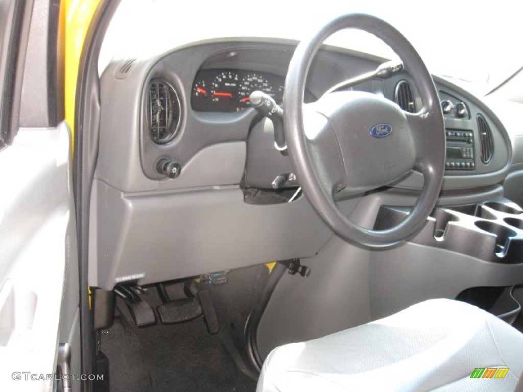 2007 E Series Van E250 Commercial - Fleet Yellow / Medium Flint Grey photo #9