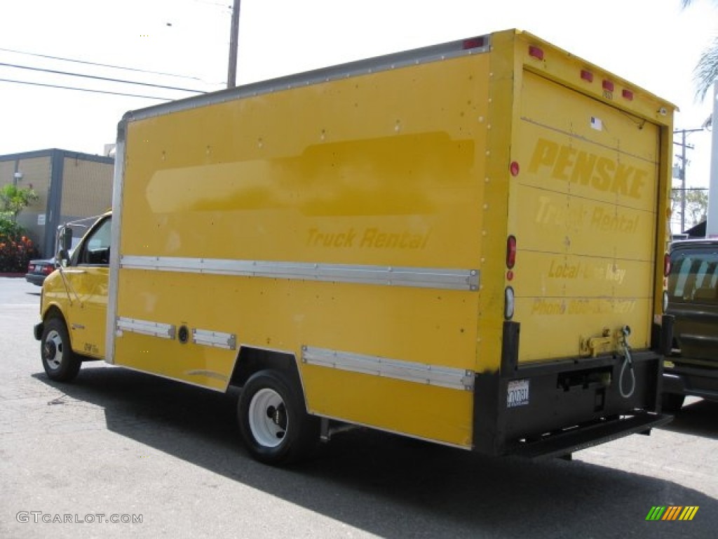 1997 Savana Cutaway 3500 Commercial Moving Truck - Yellow / Pewter photo #4