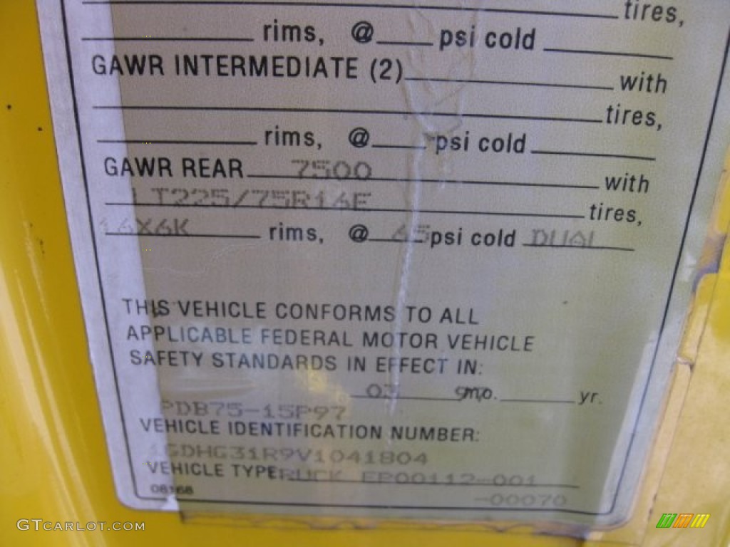 1997 Savana Cutaway 3500 Commercial Moving Truck - Yellow / Pewter photo #10