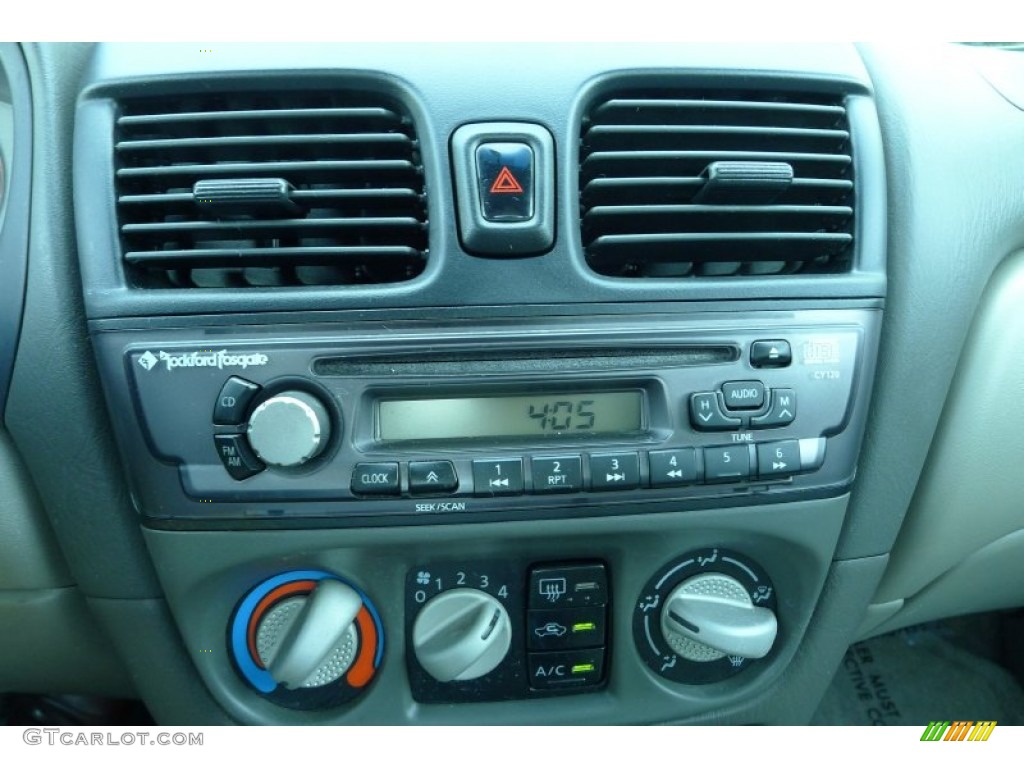 2002 Nissan Sentra SE-R Audio System Photos