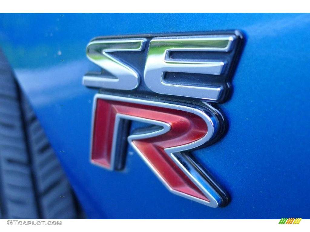 2002 Nissan Sentra SE-R Marks and Logos Photos