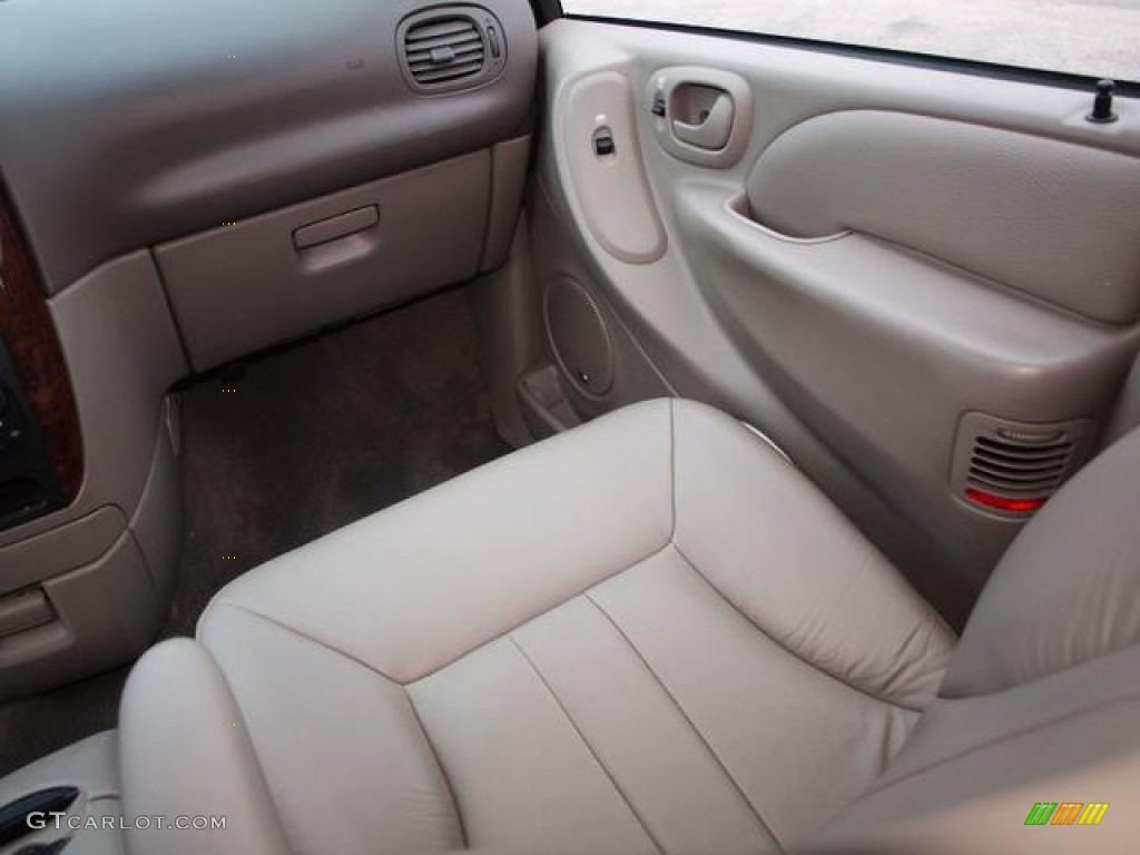 2001 Town & Country LXi - Steel Blue Pearl / Sandstone photo #13