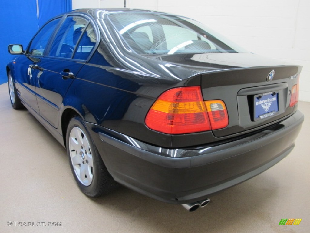 2002 3 Series 325xi Sedan - Jet Black / Black photo #6
