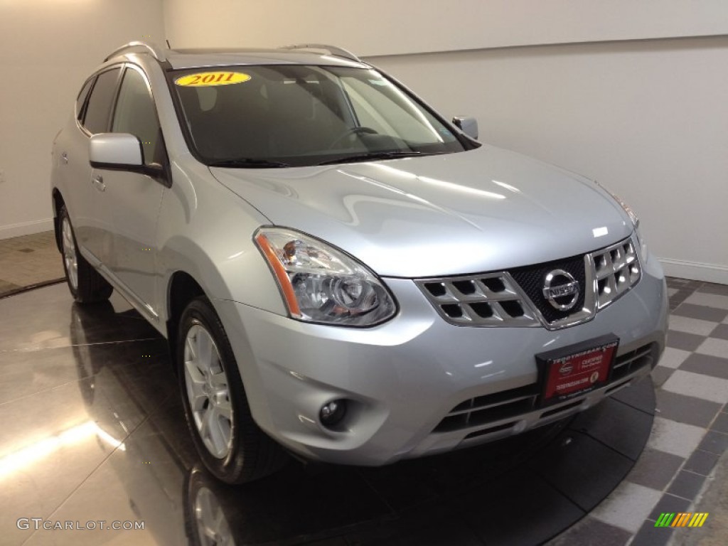 2011 Rogue SL AWD - Silver Ice Metallic / Black photo #2