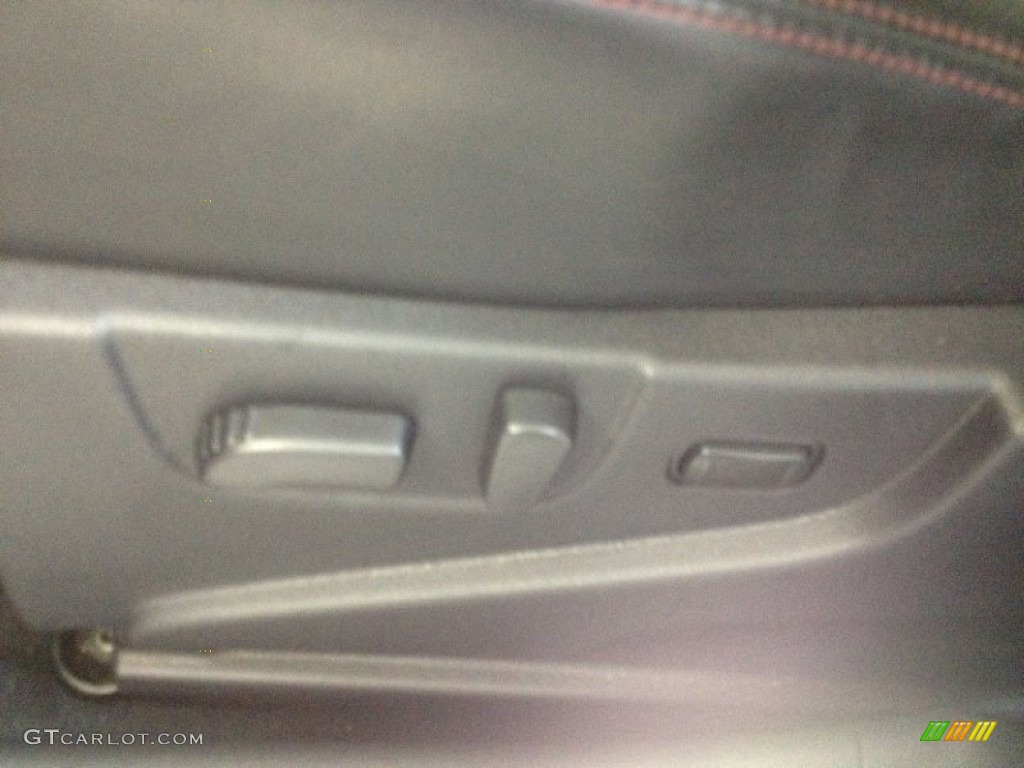 2011 Rogue SL AWD - Silver Ice Metallic / Black photo #16