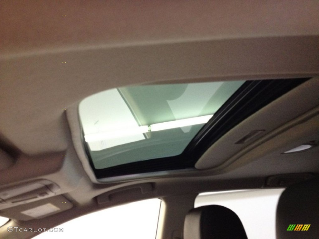 2011 Rogue SL AWD - Silver Ice Metallic / Black photo #17
