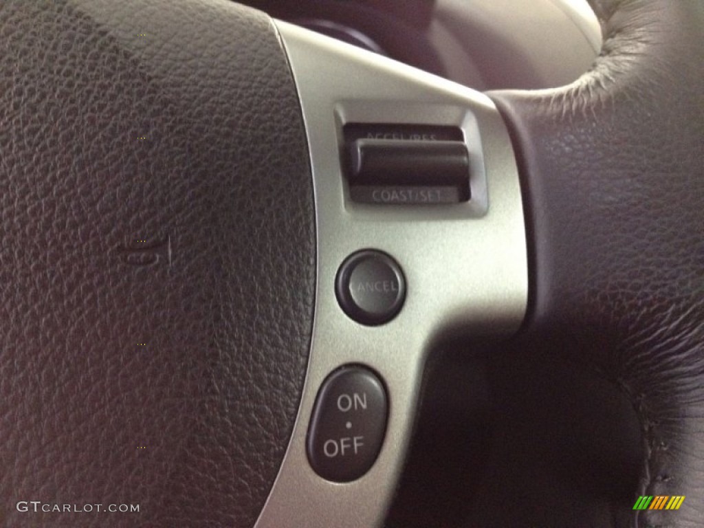 2011 Rogue SL AWD - Silver Ice Metallic / Black photo #21