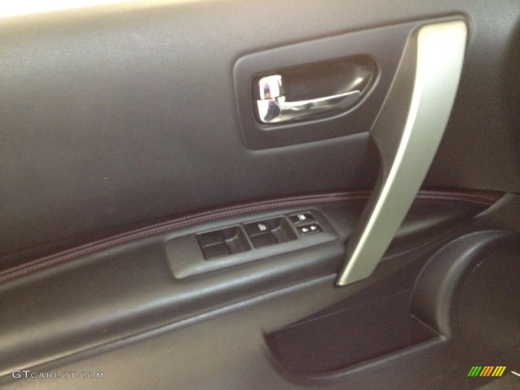 2011 Rogue SL AWD - Platinum Graphite / Black photo #12