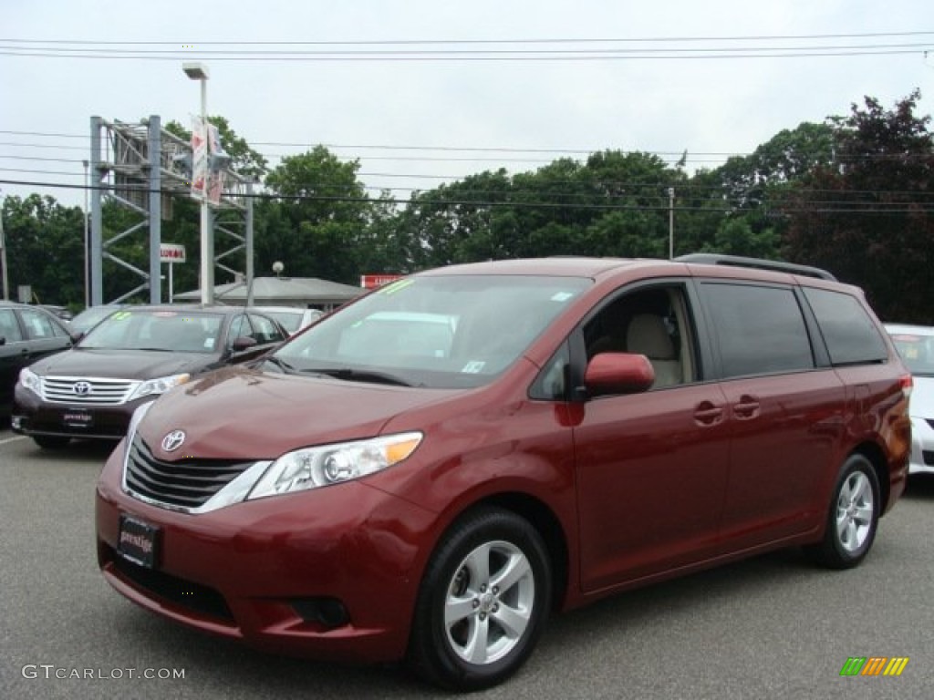 2011 Sienna LE - Salsa Red Pearl / Light Gray photo #3