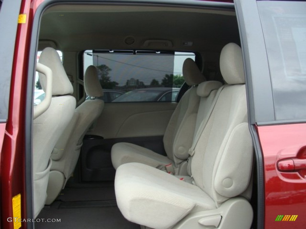 2011 Sienna LE - Salsa Red Pearl / Light Gray photo #13
