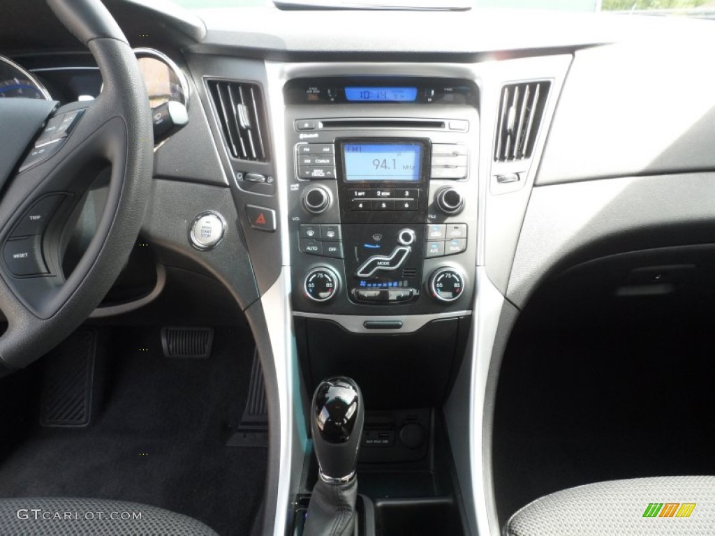 2011 Sonata SE 2.0T - Venetian Red / Black photo #38