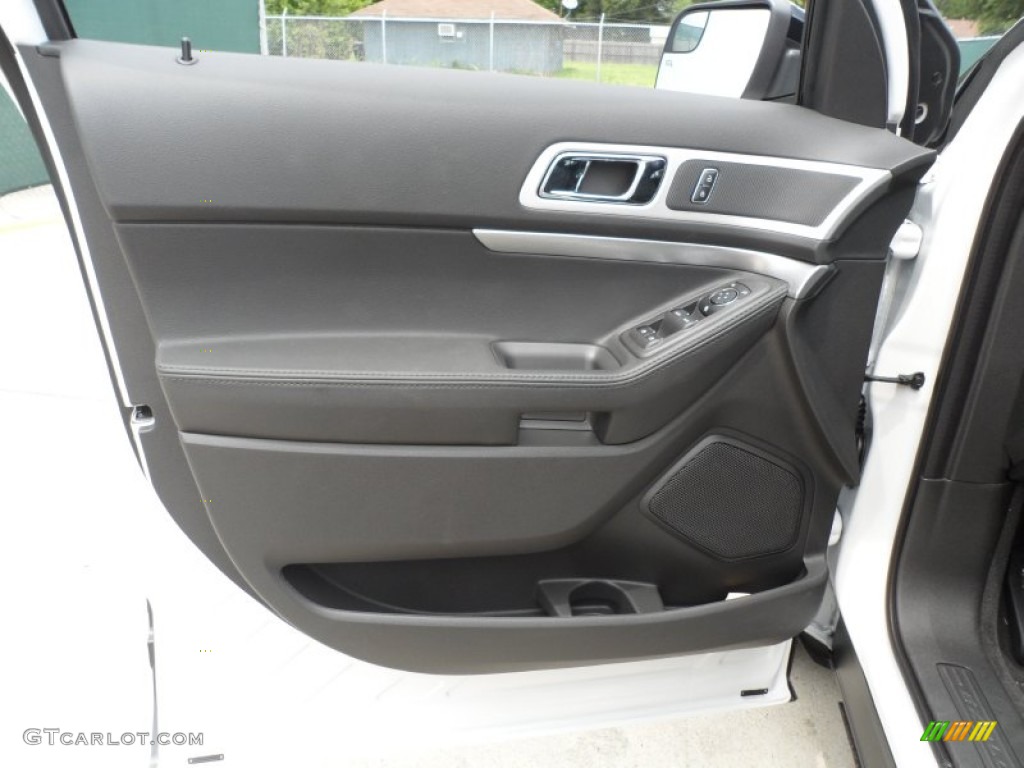 2013 Explorer XLT - White Platinum Tri-Coat / Charcoal Black photo #26