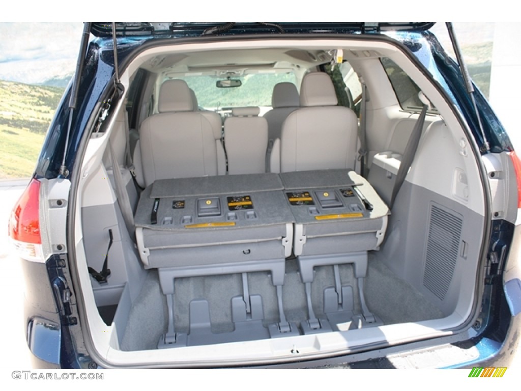 2012 Sienna XLE - South Pacific Pearl / Light Gray photo #7