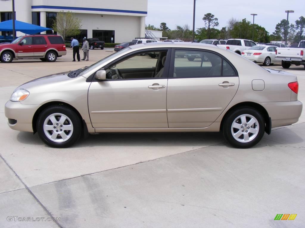 2005 Corolla LE - Desert Sand Mica / Pebble Beige photo #2