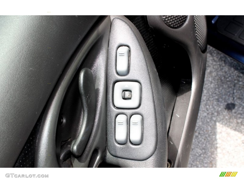 2002 Pontiac Firebird Coupe Controls Photo #66532821