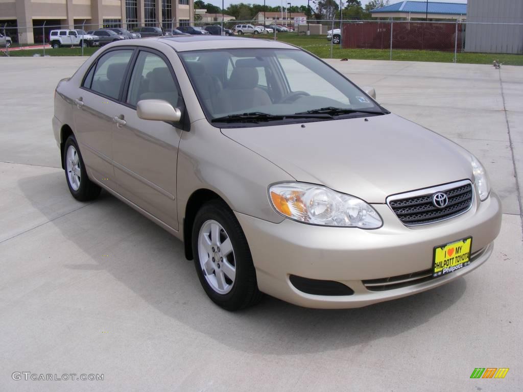 2005 Corolla LE - Desert Sand Mica / Pebble Beige photo #4