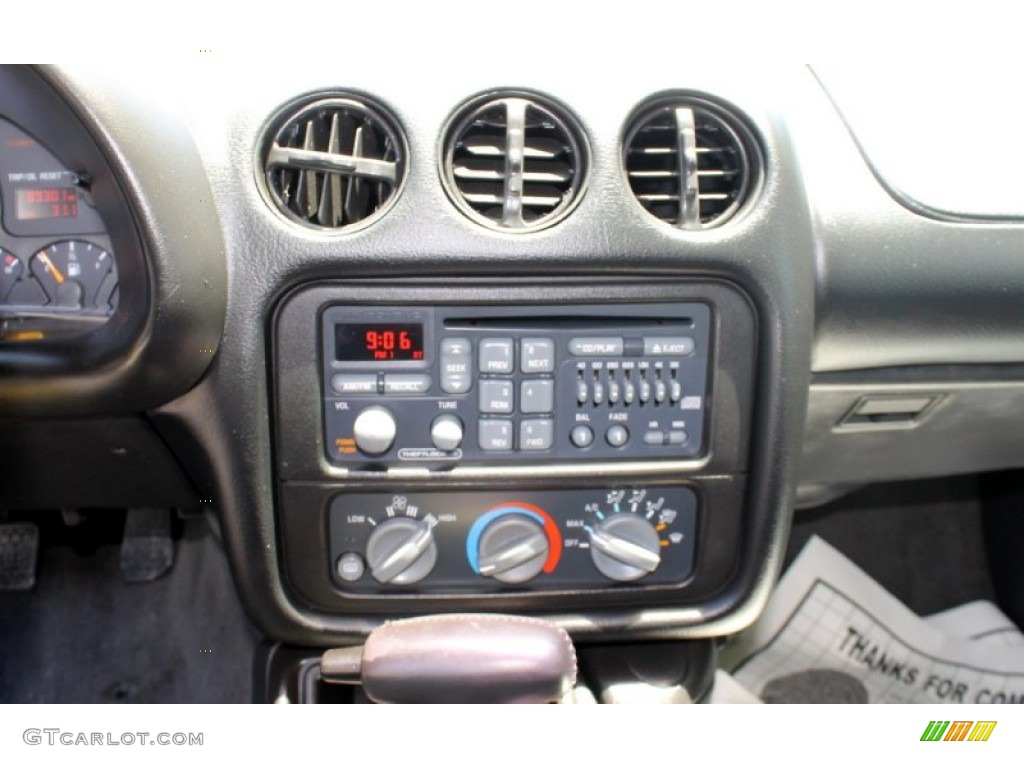 2002 Pontiac Firebird Coupe Controls Photo #66533052