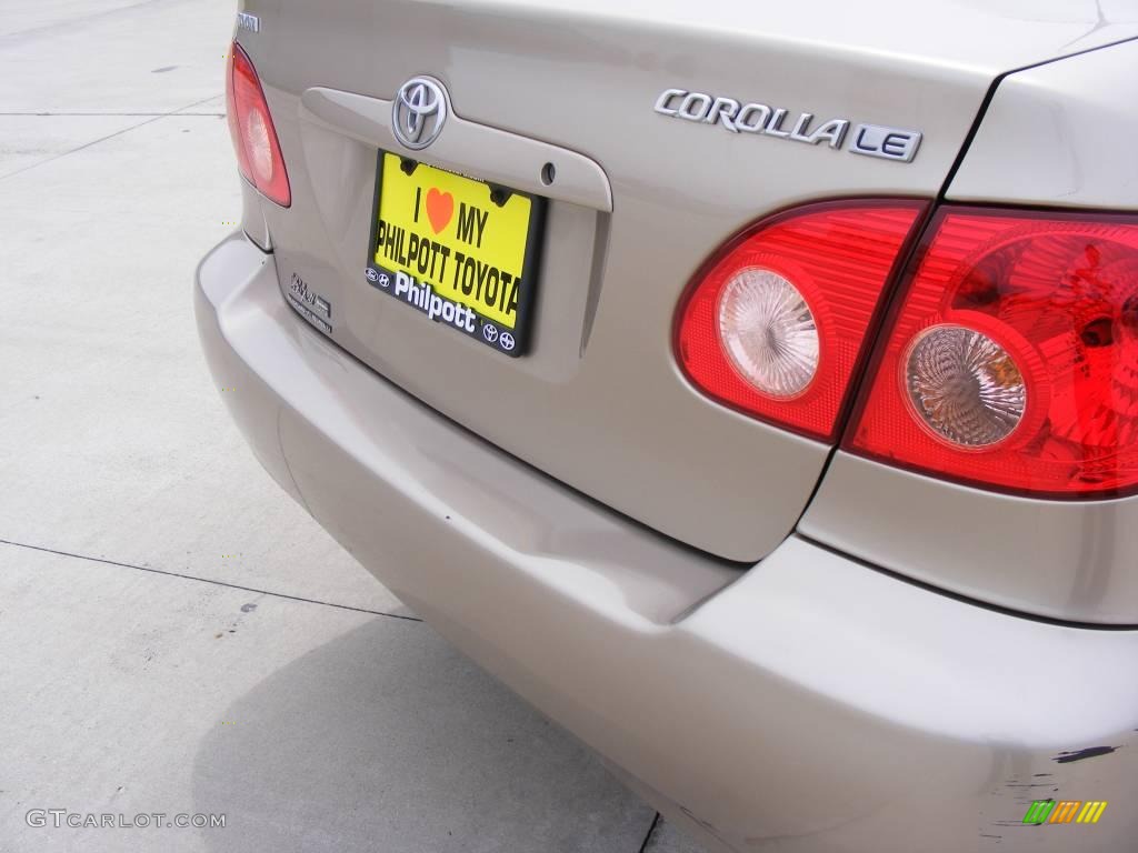 2005 Corolla LE - Desert Sand Mica / Pebble Beige photo #11