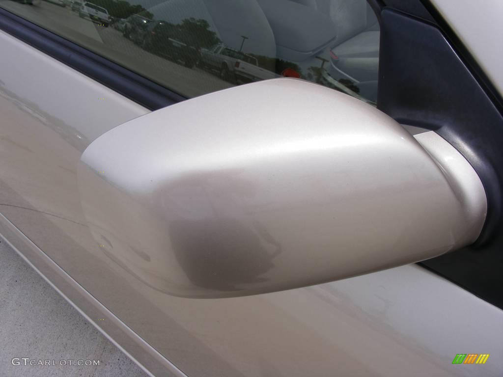 2005 Corolla LE - Desert Sand Mica / Pebble Beige photo #15