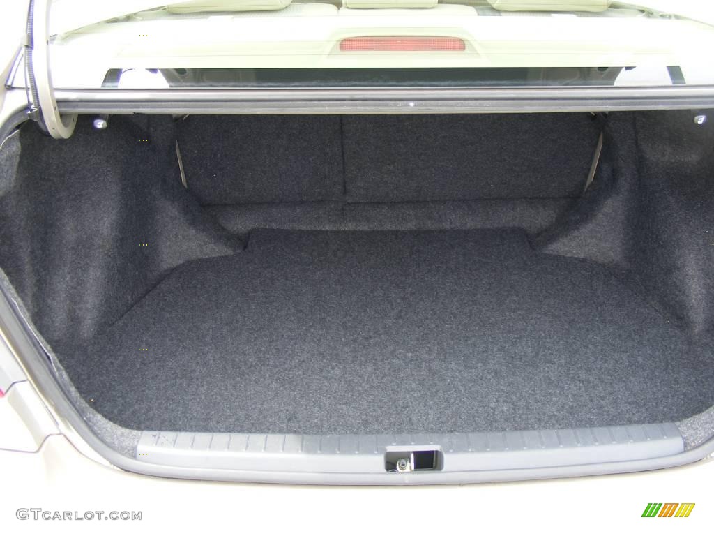 2005 Corolla LE - Desert Sand Mica / Pebble Beige photo #28